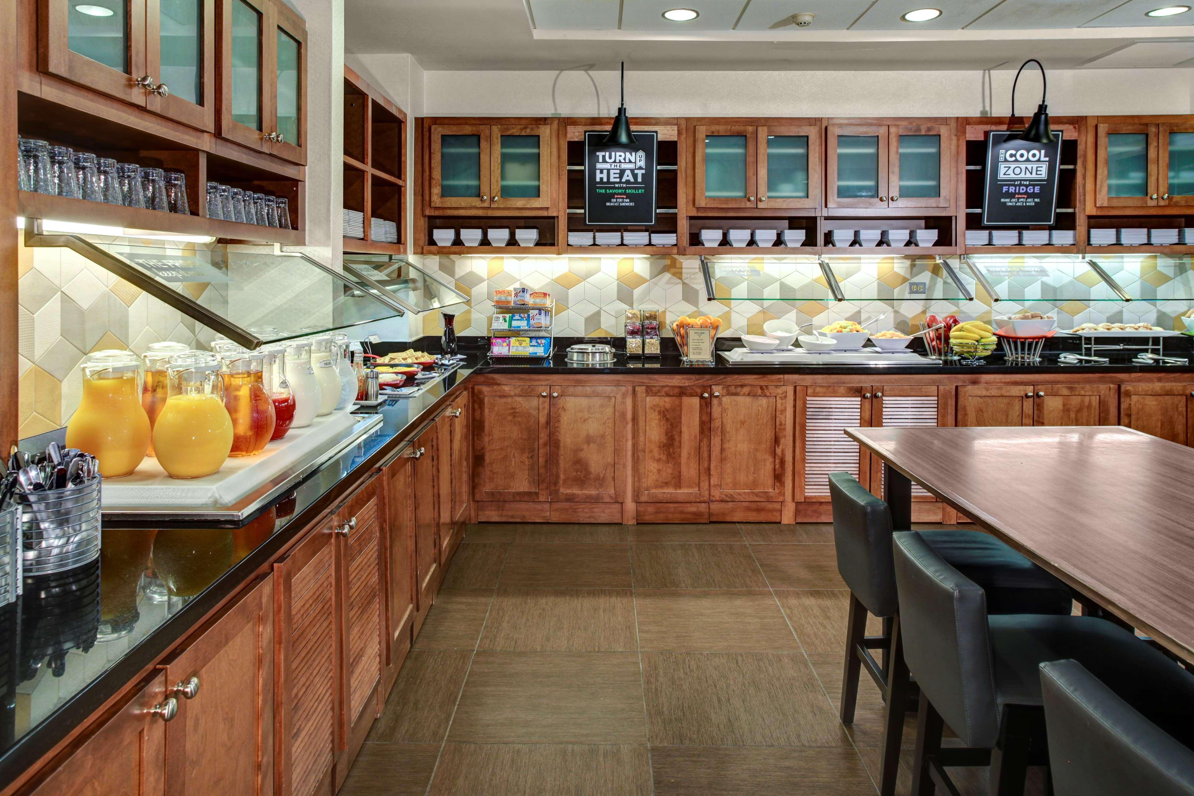 Hotel Hyatt Place Atlanta / / Windward Parkway 3*